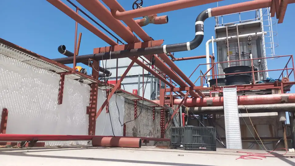 Montaje de cañerías industriales de amoníaco realizado por Metalúrgica FABÁL